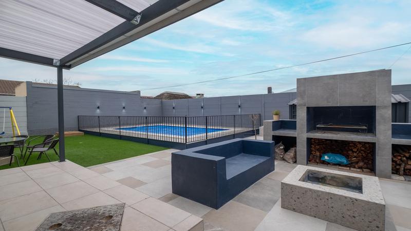 3 Bedroom Property for Sale in Glenlilly Western Cape